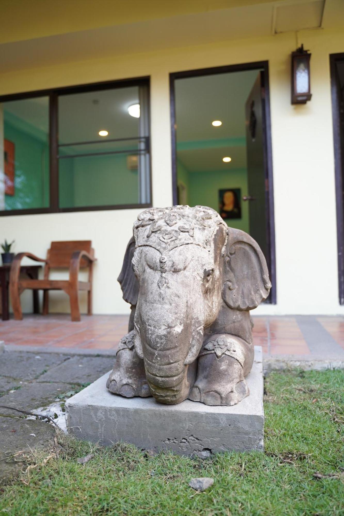 Elegant Lanna Guesthouse Chiang Mai Buitenkant foto